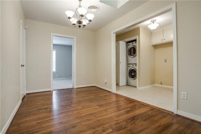 Building Photo - Midway Hollow 3 bed/2 bath Cottage Style Home