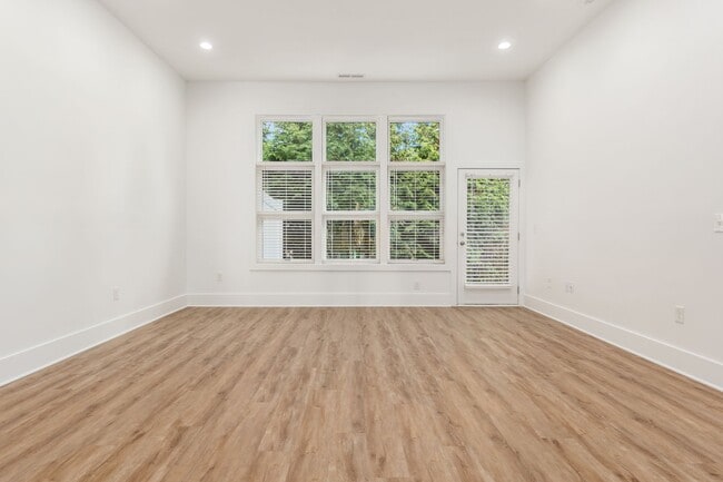 Building Photo - 2978 Bernard View Ln