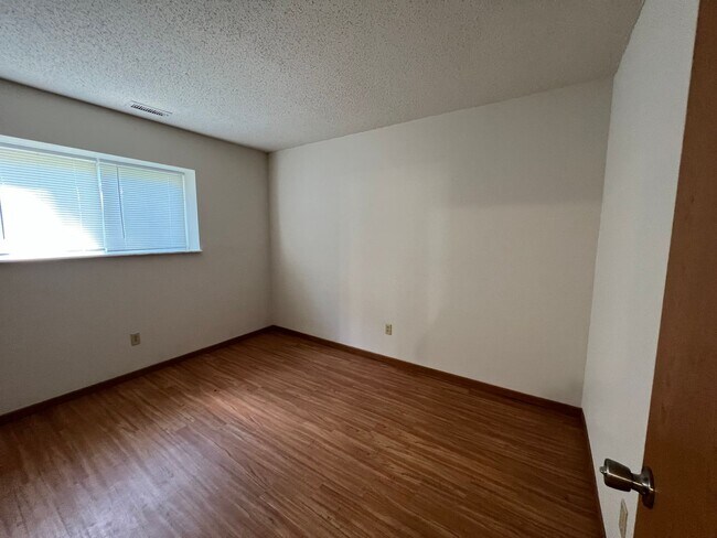 Building Photo - 615 Portsmouth Dr