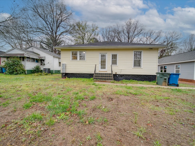 Building Photo - 1612 N Lee St