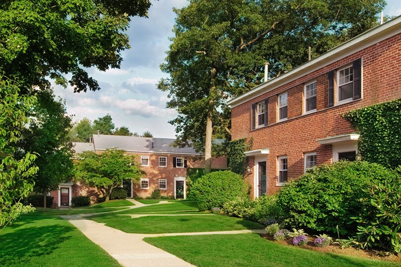 Building Photo - 118 Independence Dr