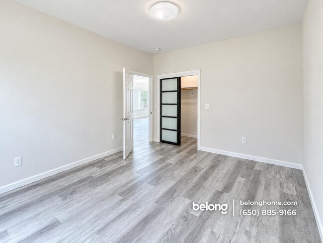 Building Photo - 6819 Simson St