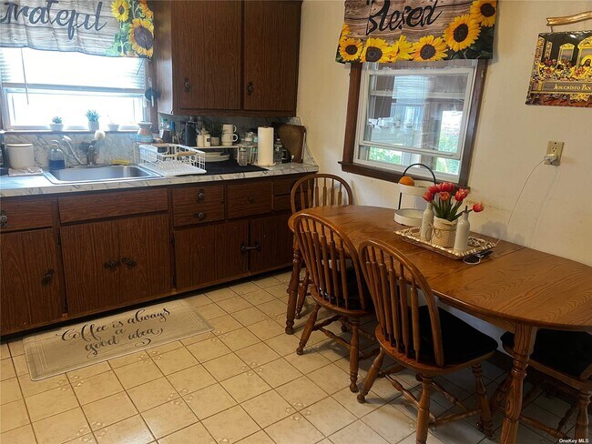 Building Photo - 129 Gordon Ave