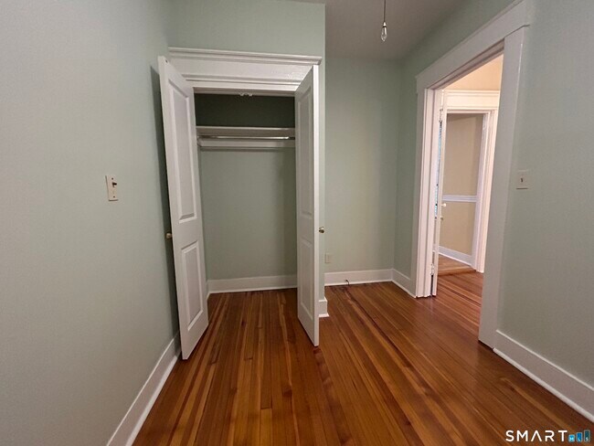 Building Photo - 37 Pardee Pl