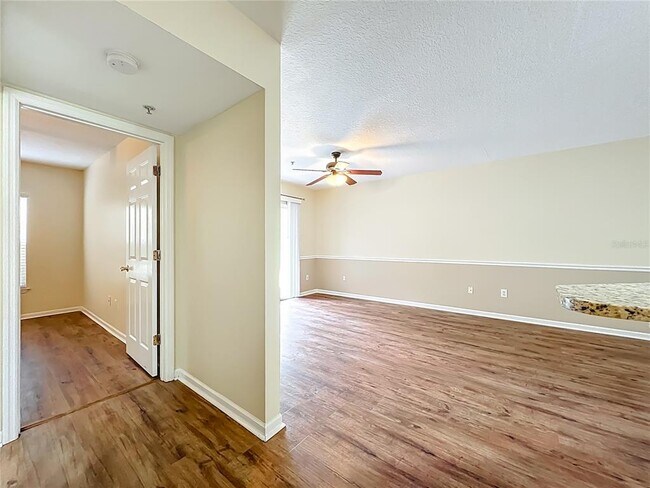 Building Photo - 713 Crest Pines Dr