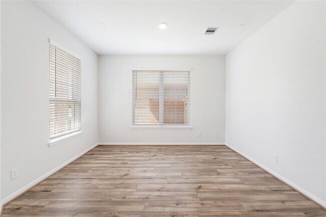 Building Photo - 208 Cambria Green Ln