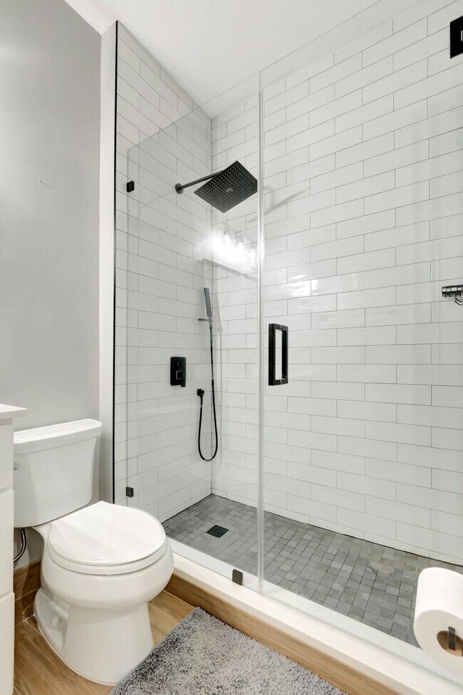 Building Photo - 1050 Delray Lakes Dr