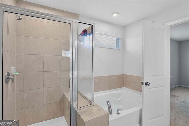 Building Photo - 616 Blue Ash Ct