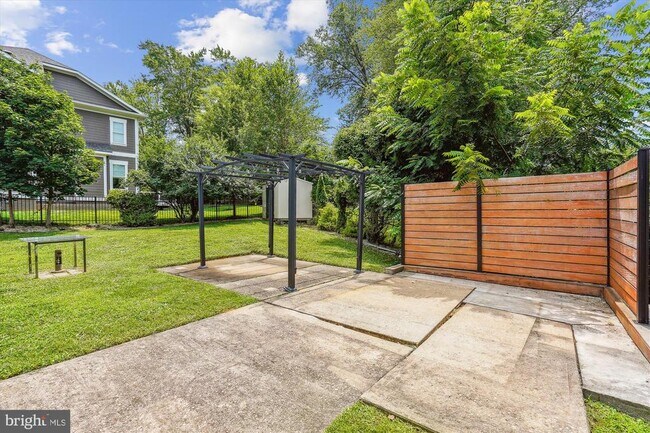 Building Photo - 8411 Berea Ct