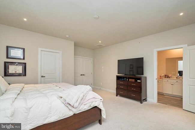 Building Photo - 2269 Woodland Gap Terrace