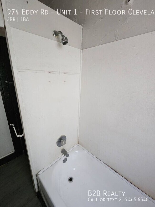 Building Photo - 974 Eddy Rd