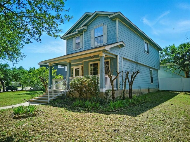 Building Photo - 508 Crater Lake Dr