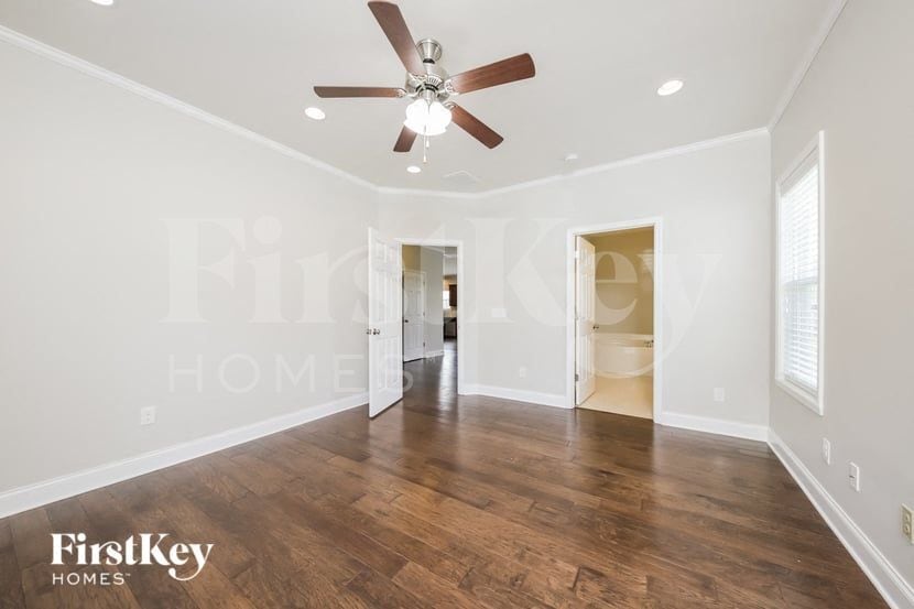 Building Photo - 5810 Woodside Frst Trl