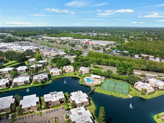 Building Photo - 15319 W Pond Woods Dr