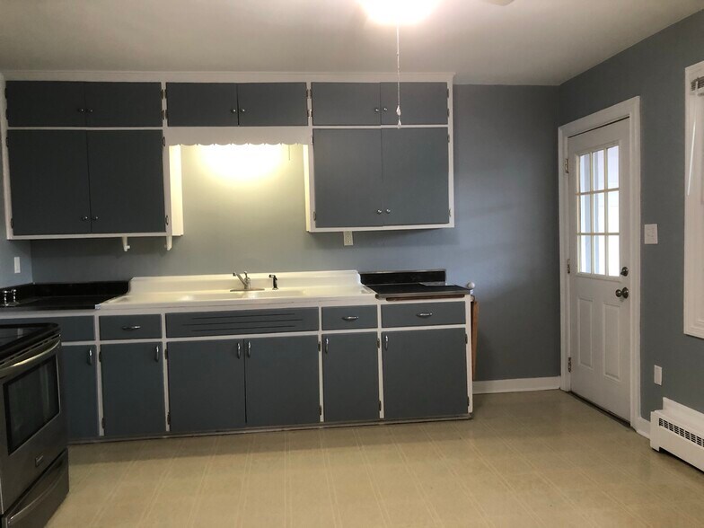 Building Photo - 545 Valley View Dr