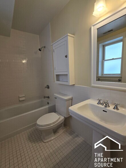 Building Photo - 4908 N Washtenaw Ave