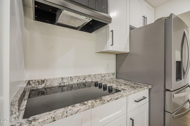 Building Photo - 2030 E Duke Dr