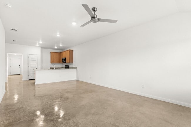 Building Photo - 912 Cherry Laurel Ln