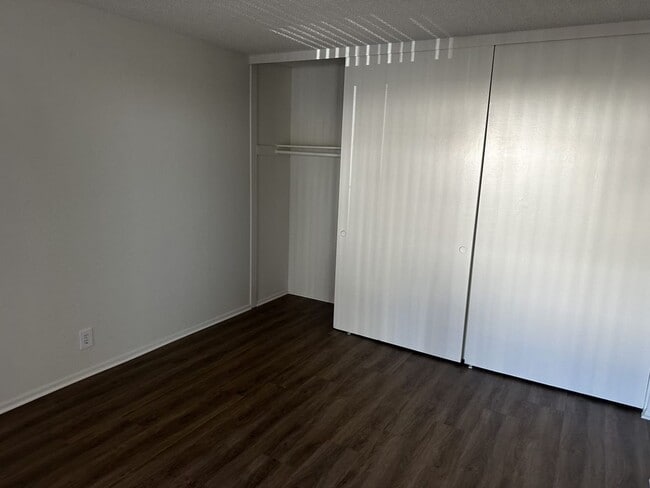 Building Photo - 308 Mountain Ct