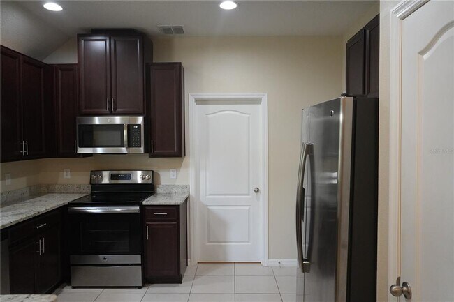 Building Photo - 2212 Lennox Dale Ln