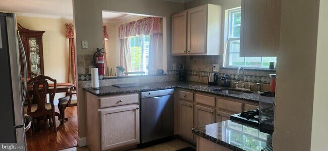 Building Photo - 2 Marchesi Dr