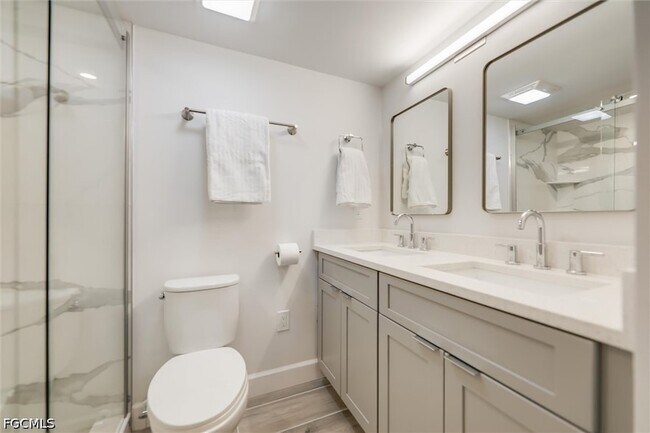 Building Photo - 760 Sextant Dr