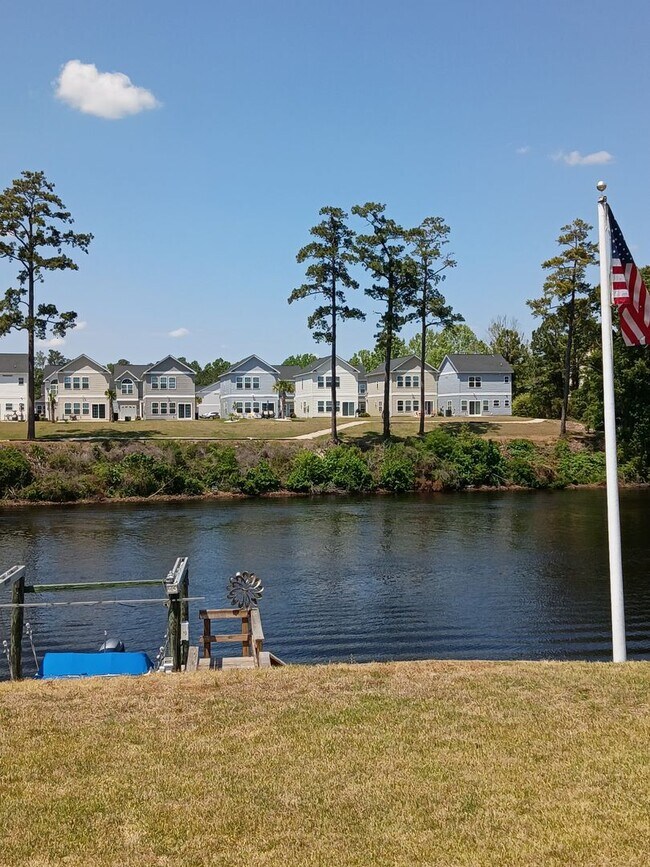 Building Photo - BRIDGEPORT