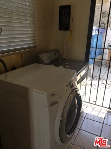 Building Photo - 4026 Ingraham St