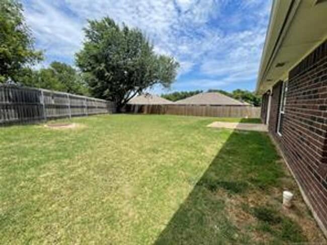 Building Photo - WOODCREEK ADDITION | PRIME LOCATION NEAR OU