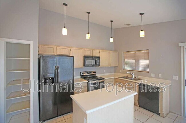 Building Photo - 3232 W Lone Cactus Dr
