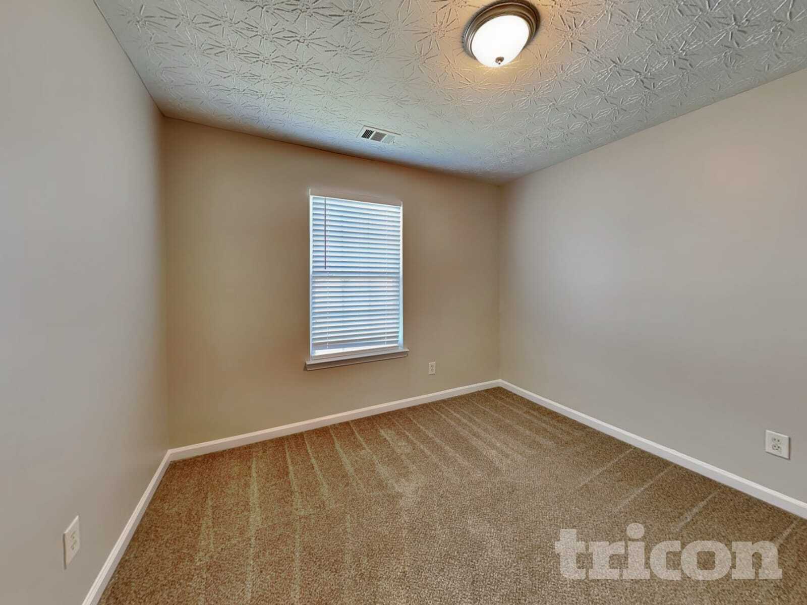 Building Photo - 305 Sarasota Ln