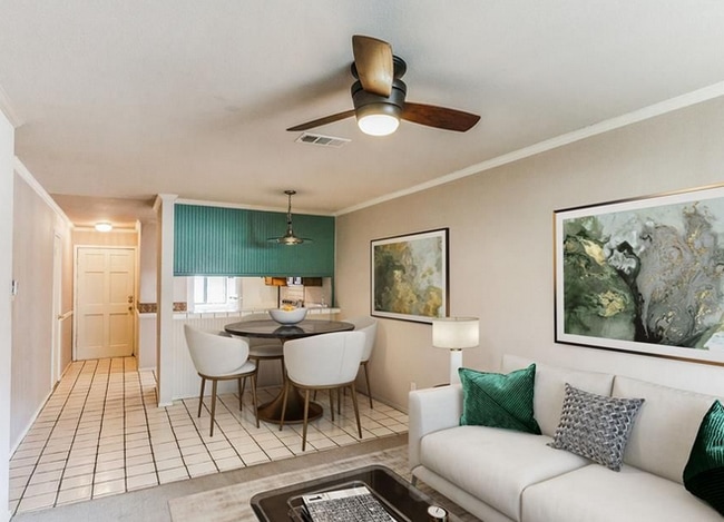 Building Photo - 2215 Post Rd