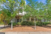 Building Photo - 135 Idlewilde Dr