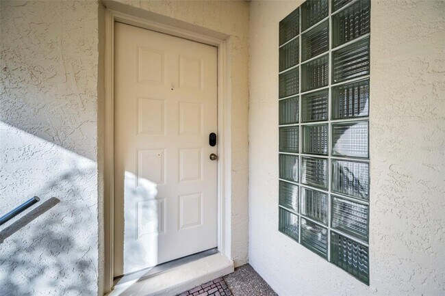 Building Photo - 3377 Crystal Ct E