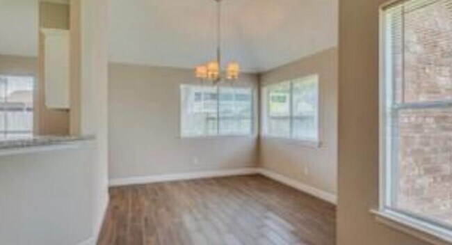 Building Photo - 15827 Roxton Ridge Dr