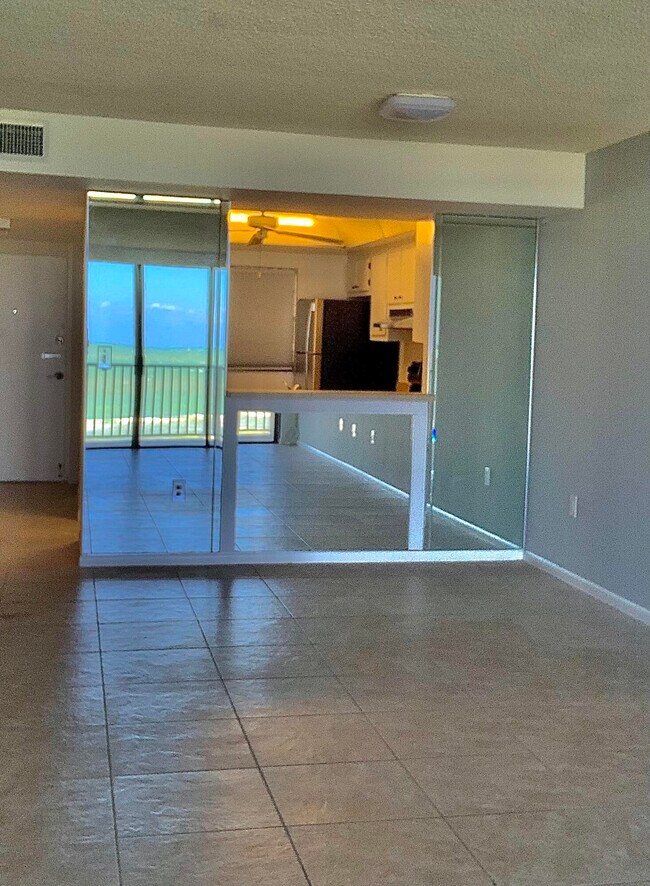 Building Photo - 3200 N Hwy A1A