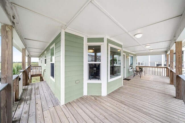Building Photo - 3902 Pirates Beach Blvd Ct