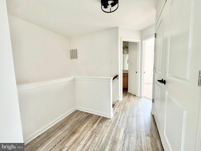 Building Photo - 1066 Wickersham Wy