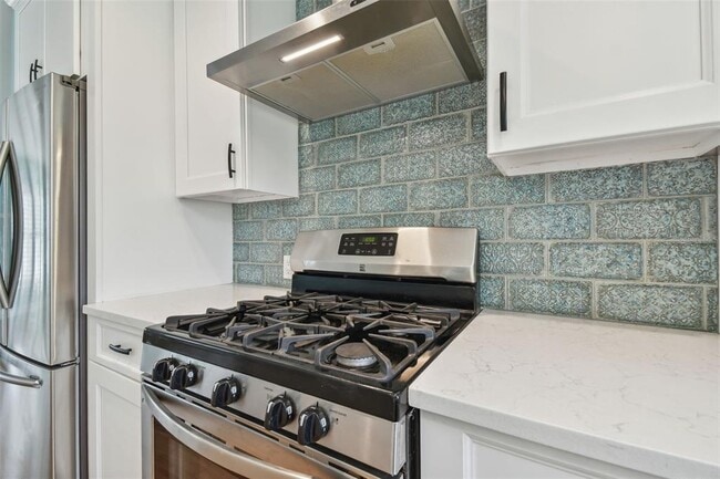 Building Photo - 340 Mehlenbacher Rd