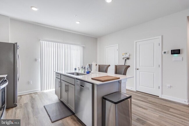 Building Photo - 345 Soft Rush Ln