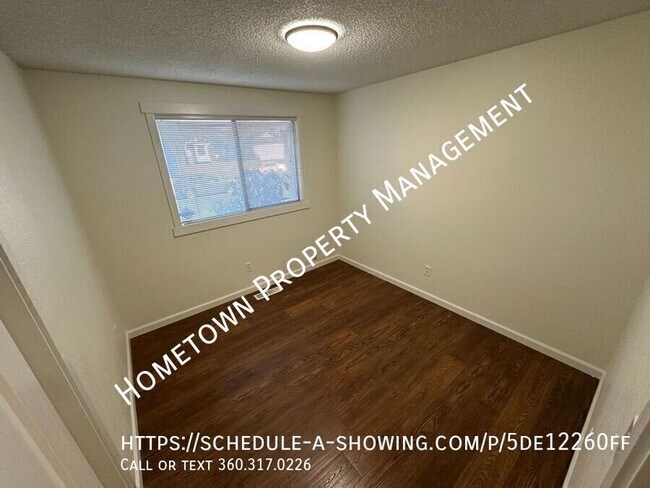 Building Photo - 3611 Landau Ave NE