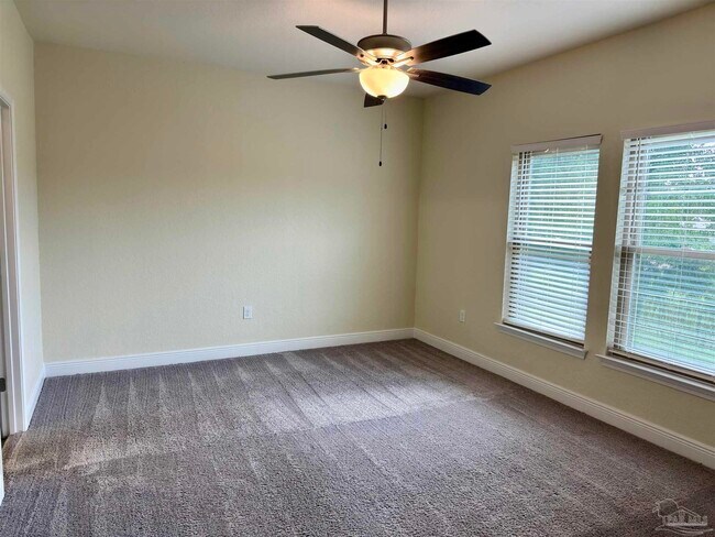 Building Photo - 5065 Peach Dr