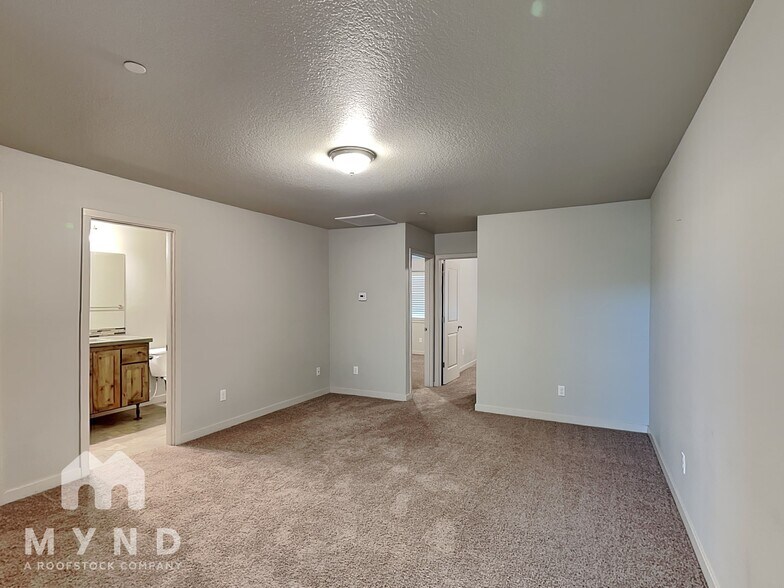 Building Photo - 118 N 43rd Pl