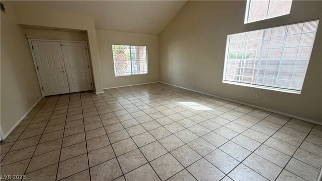 Building Photo - 8101 Yellow Daisy Ave