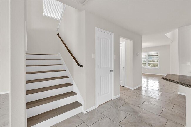 Building Photo - 29115 Jacobs River Dr
