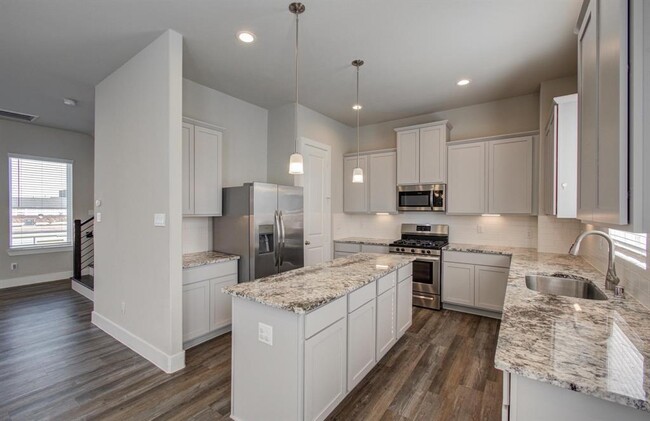 Building Photo - 1741 Cove Cres Ct