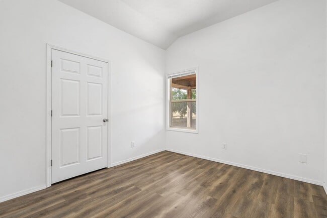 Building Photo - 3907 N 15th St