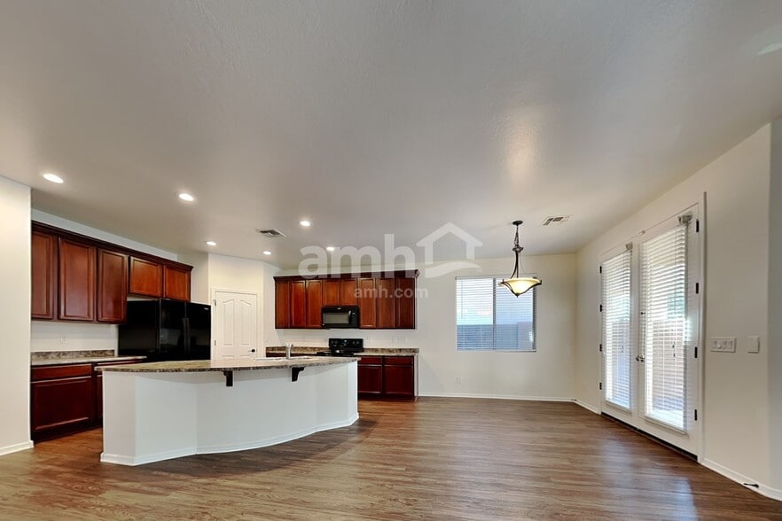 Building Photo - 17578 W Ironwood St