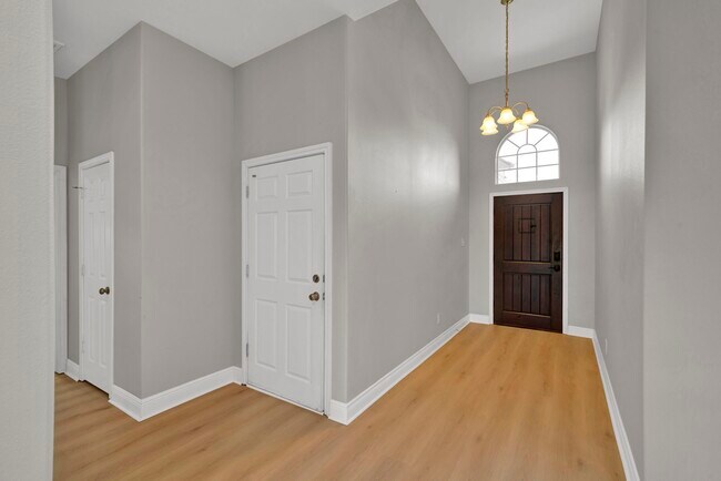 Building Photo - 5395 Kyla Cir