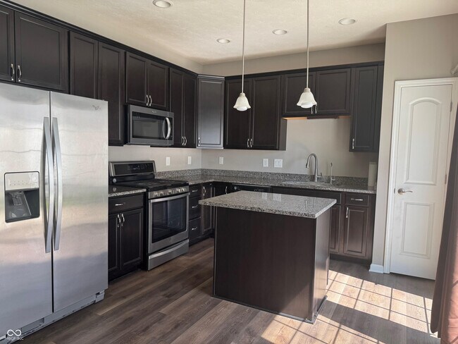 Building Photo - 9623 Prairie Smoke Dr